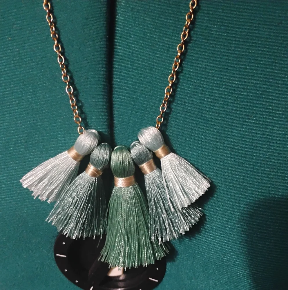 Miss Ivy Pearl Five Fringe Tassel Gold Necklace NEW